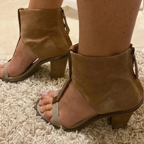 Brunello Cucinelli suede heels size 6.5 - Picture 6 of 13